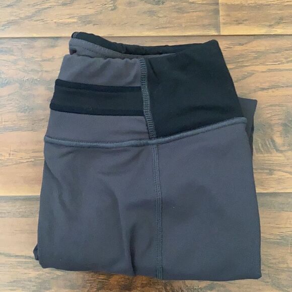 Lucy Black & Gray Cropped Powermax Athletic Leggin… - Picture 1 of 11